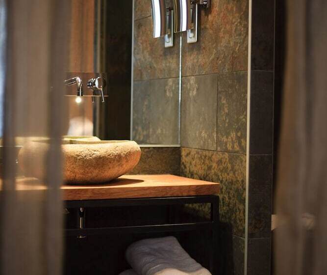 スタンダードルーム, Hidden