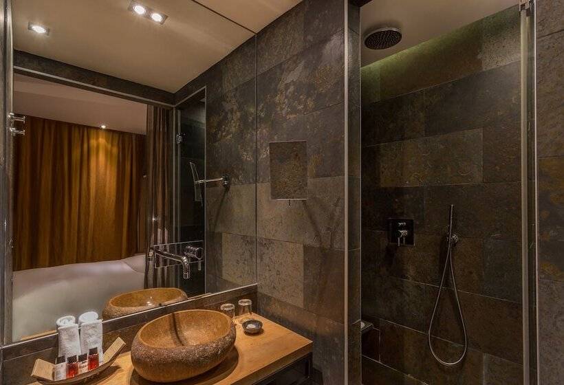 スタンダードルーム, Hidden