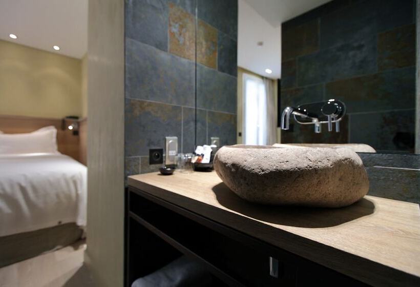 スタンダードルーム, Hidden