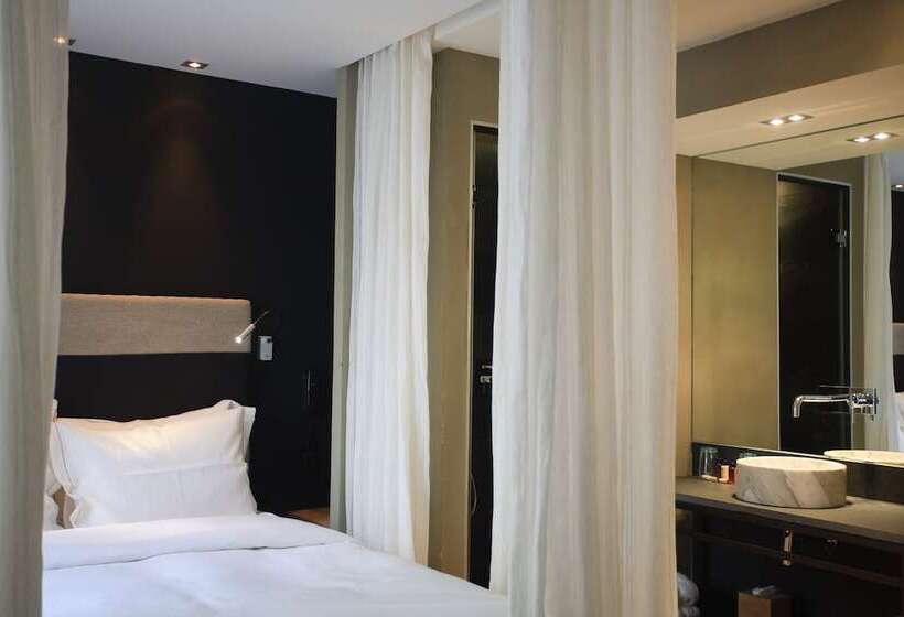 テラス付きスタンダードルーム, Hidden