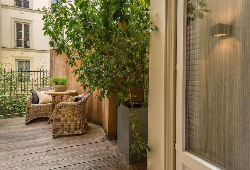 テラス付きスタンダードルーム, Hidden