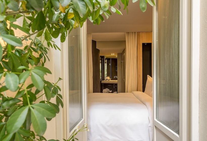 テラス付きスタンダードルーム, Hidden