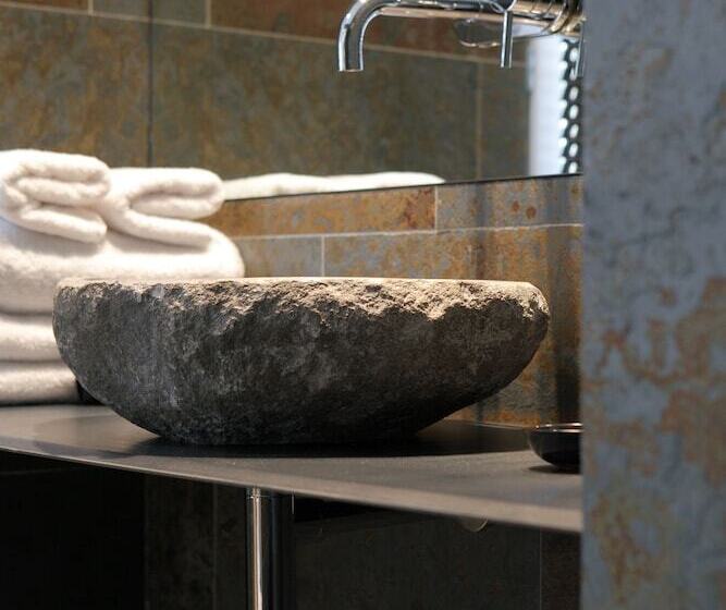 スタンダードルーム, Hidden