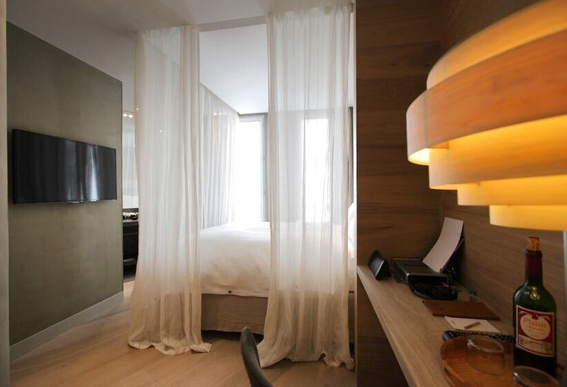 スタンダードルーム, Hidden