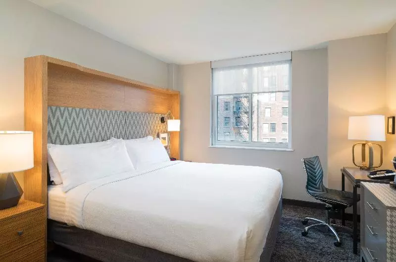 اتاق اجرایی با تخت بزرگ, Holiday Inn Wall Street, An Ihg