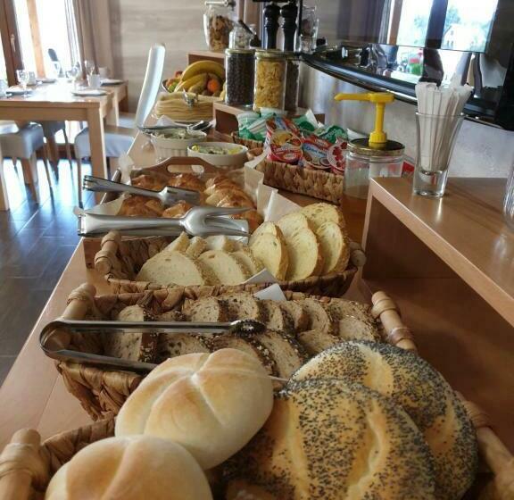 غرفة قياسية ثلاثية, House Tina