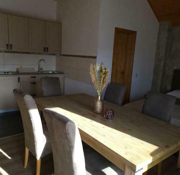 إستوديو قياسى, House Tina