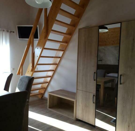 إستوديو قياسى, House Tina