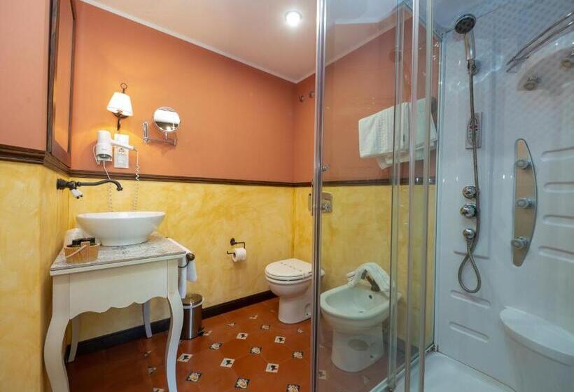 غرفة قياسية, La Posta Del Camín Real