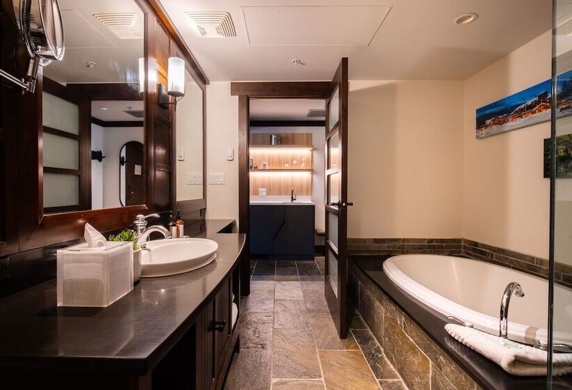 スイート, Nita Lake Lodge