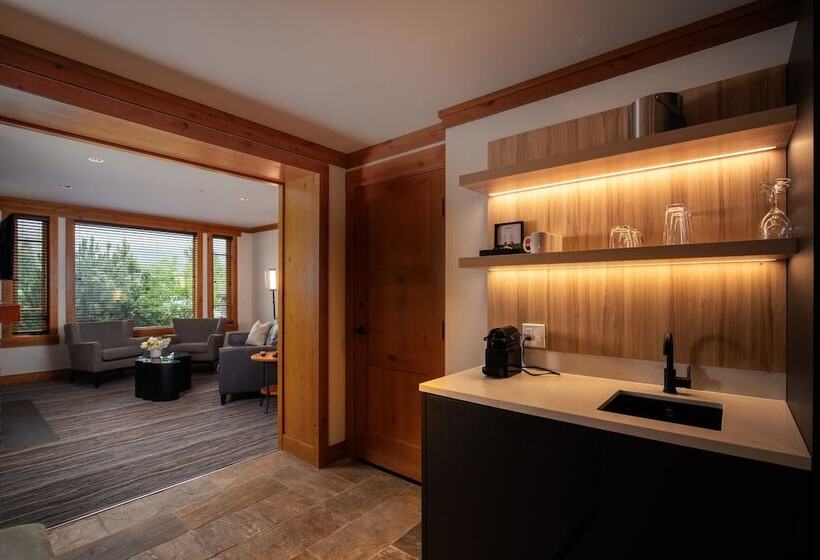 スイート, Nita Lake Lodge