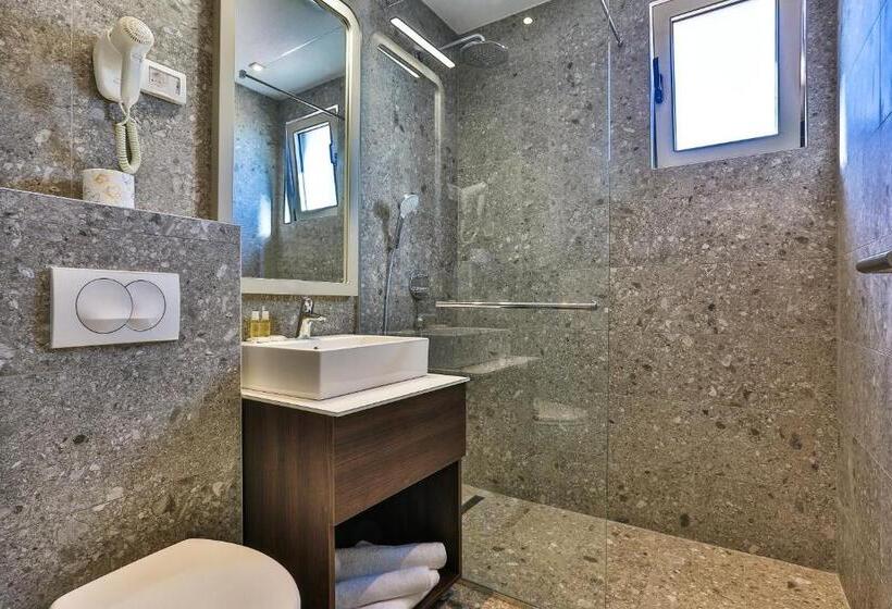 オーシャンビュースタンダードルーム, Bono