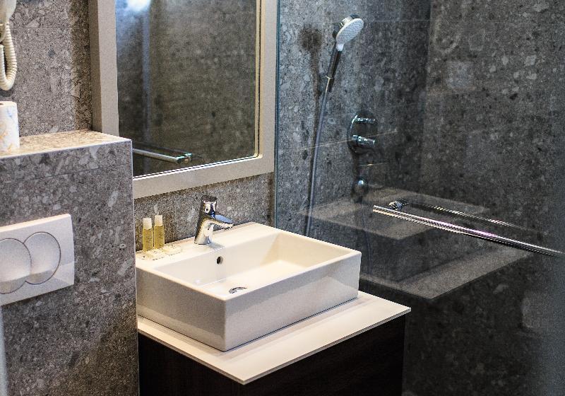 ファミリールーム, Bono