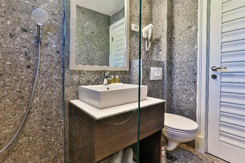 スタンダードルーム, Bono