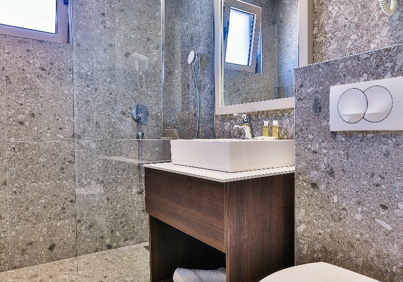 オーシャンビュースタンダードルーム, Bono