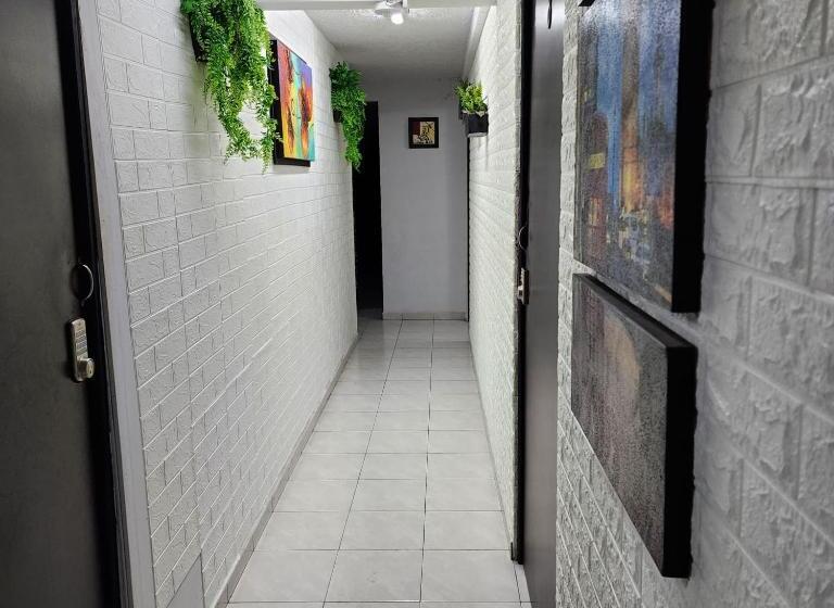 Economy Kamer, El Hostalito Metepec