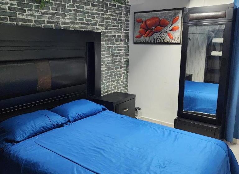 Quarto Economy, El Hostalito Metepec