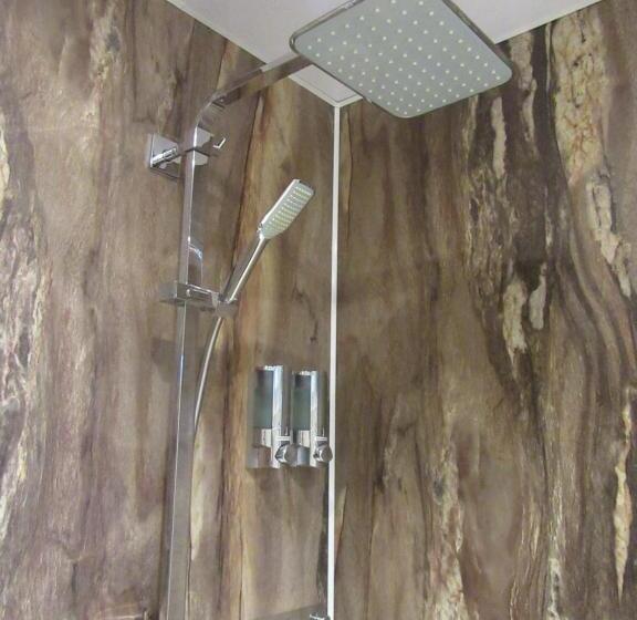 חדר דחוקס עם מיטת קינג, Sgurr Alasdair B&b