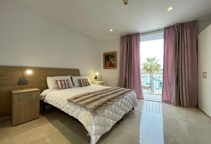 اتاق استاندارد با بالکن و چشم‌انداز دریا, La Reggia Seaview Guesthouse