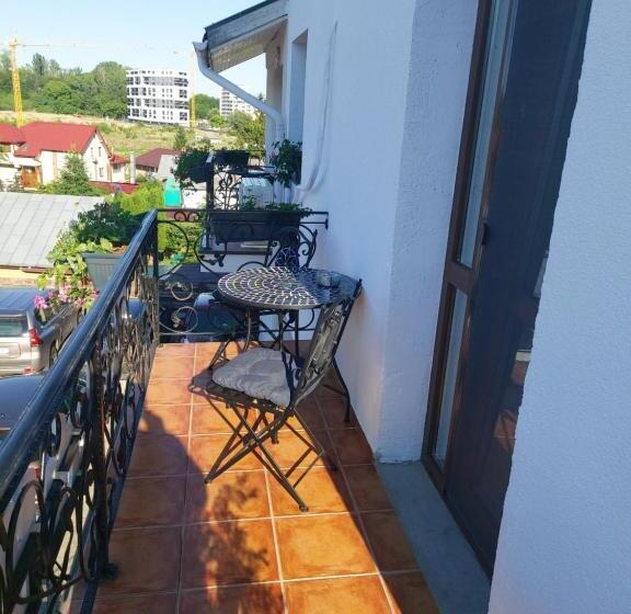 חדר דחוקס עם מיטת קינג, Sky Park Home