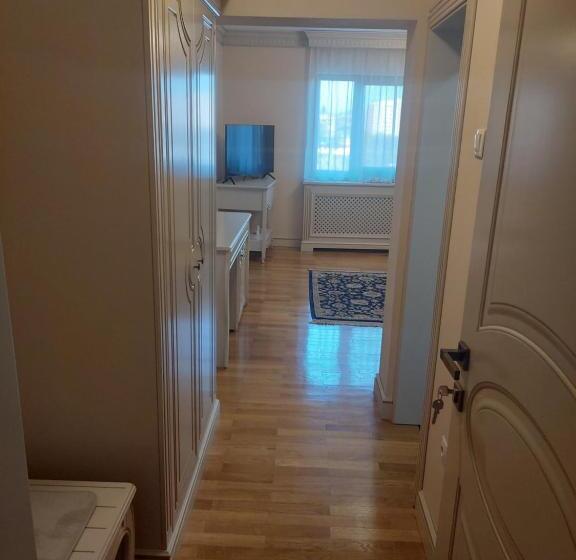 דירה בת חדר שינה 1 עם מרפסת, Sky Park Home