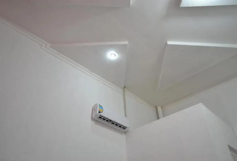 اتاق استاندارد سه نفره, Hostel Nabi Bobo