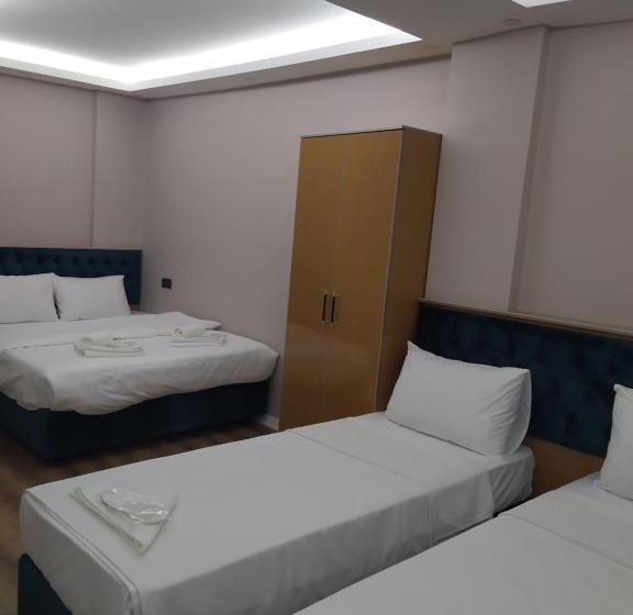 Economy Quadruple Room, Bonami