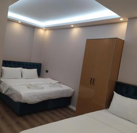 Economy Quadruple Room, Bonami