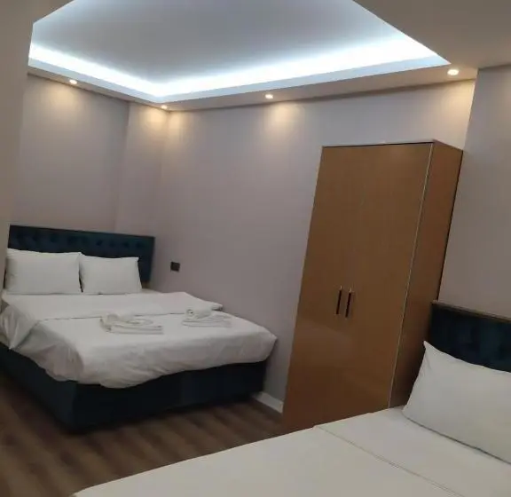 エコノミー４人部屋, Bonami
