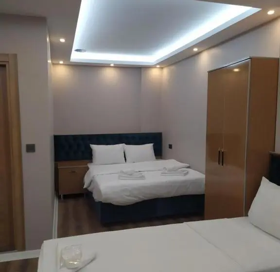 エコノミー４人部屋, Bonami