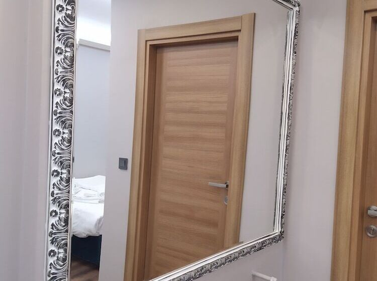 Economy Quadruple Room, Bonami