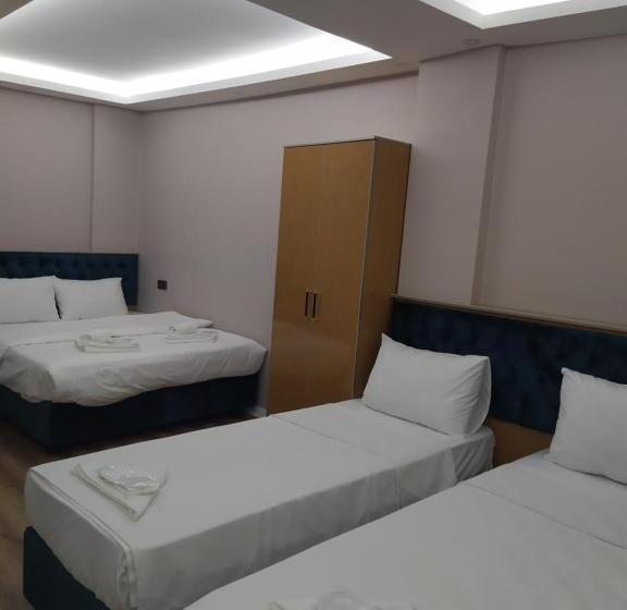 Economy Quadruple Room, Bonami
