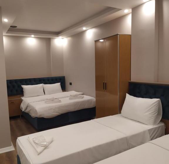 Economy Quadruple Room, Bonami