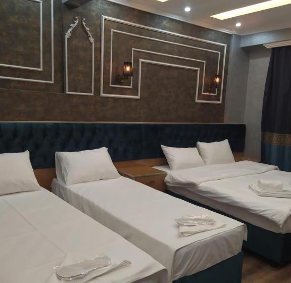 اتاق استاندارد سه نفره, Bonami