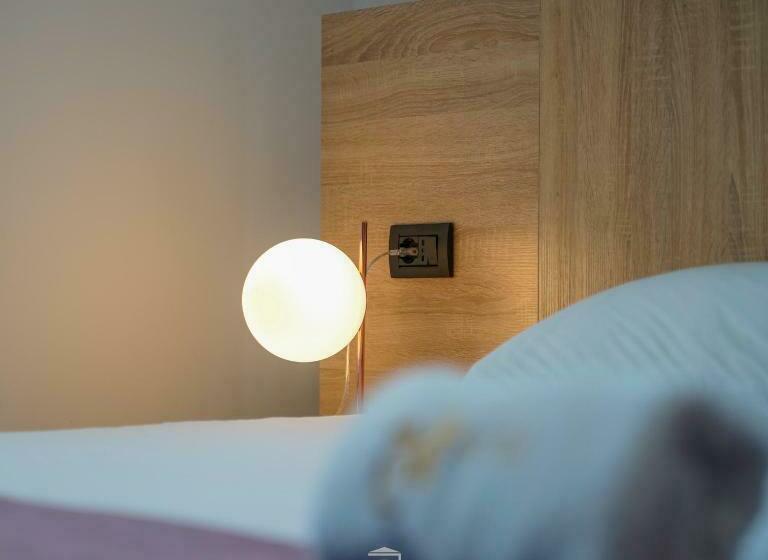 غرفة ديلوكس, Jata Crown