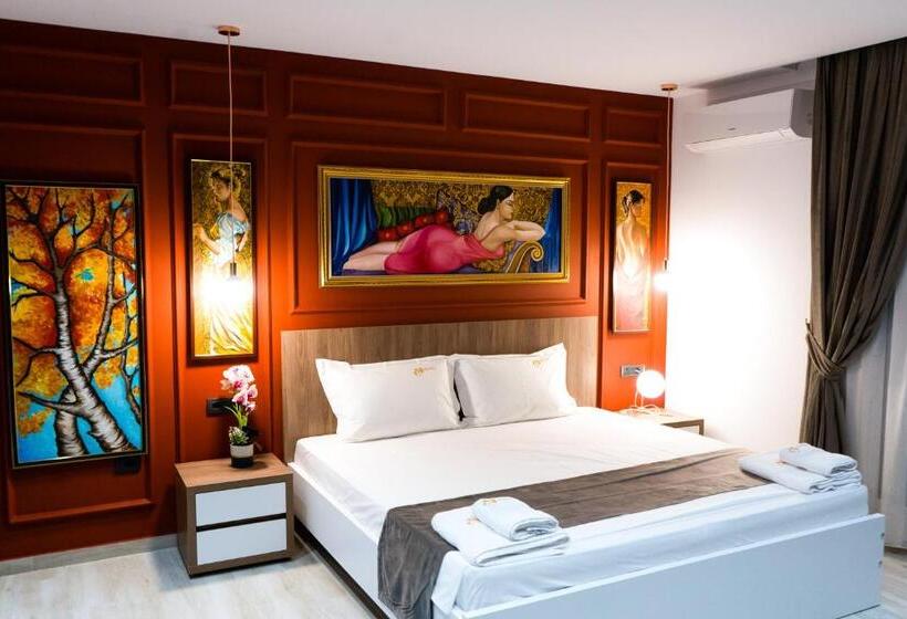 غرفة ديلوكس, Jata Crown