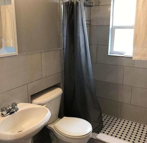 سوییت خانوادگی, Duncan Motel