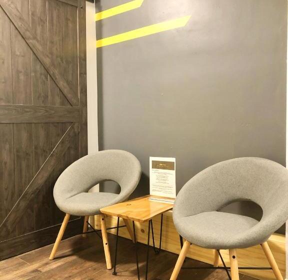 اتاق لوکس, Duncan Motel