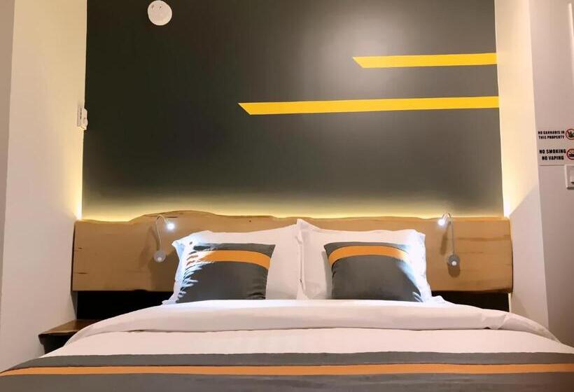 اتاق لوکس, Duncan Motel