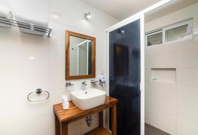 Aile Odası, Meson Del Barrio