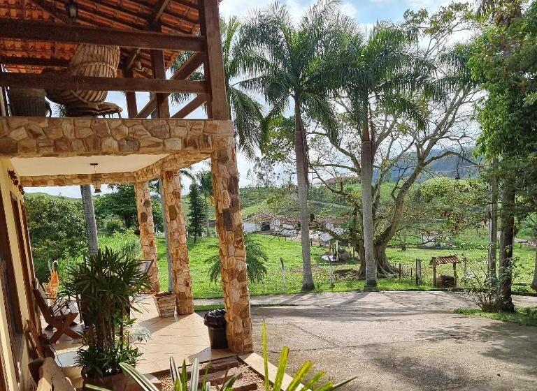 스탠다드 트리플 룸, Pousada Recanto Da Lunane