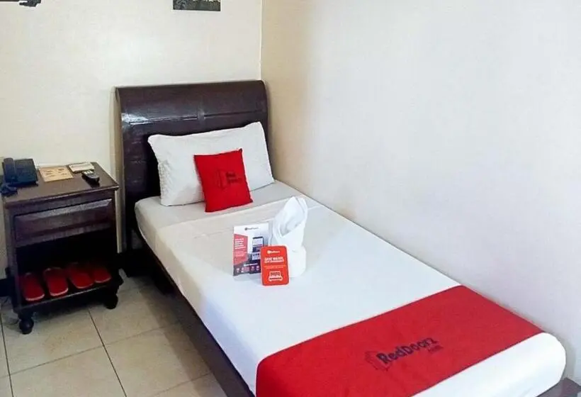 スタンダードシングルルーム, Reddoorz Near Ormoc Port Terminal