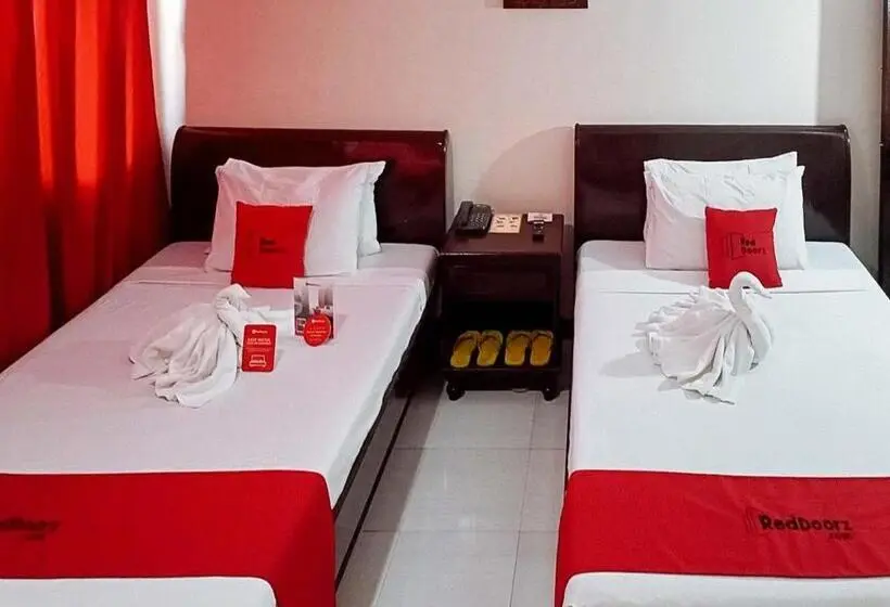 ファミリールーム, Reddoorz Near Ormoc Port Terminal