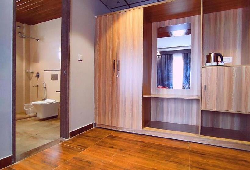 غرفة إدارية ثلاثية, Shrigo Hotel Nathdwara