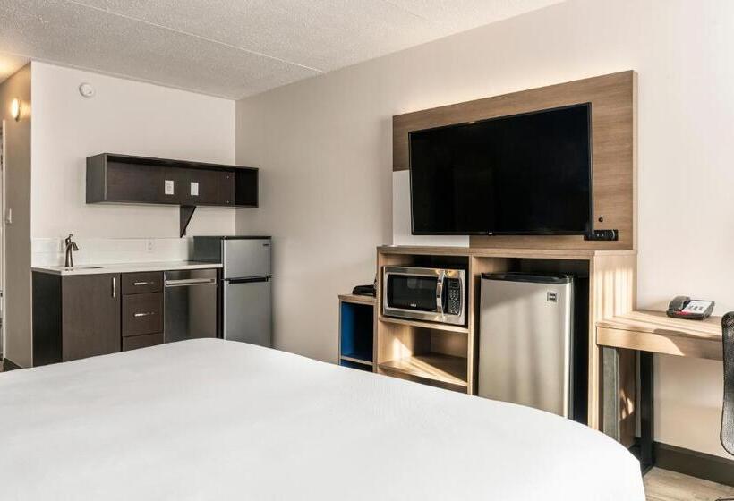 キングサイズベッドのスタンダードルーム, Comfort Suites Kingston Central