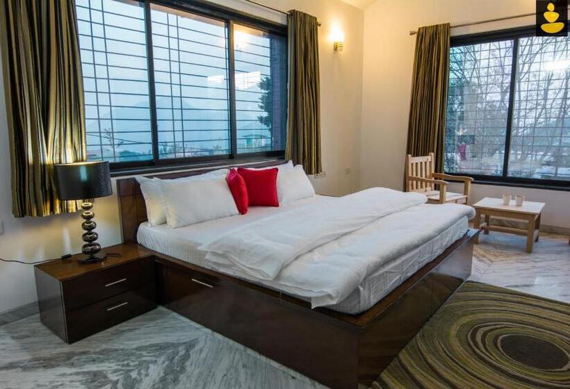 فيلا غرفة نوم واحدة, Livingstone 4 Bhk Villa Bhimtal