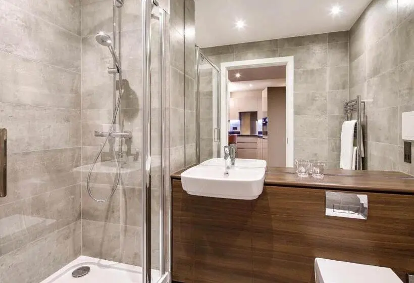 スタンダードスタジオ, Aparthotel Adagio London Sutton Point