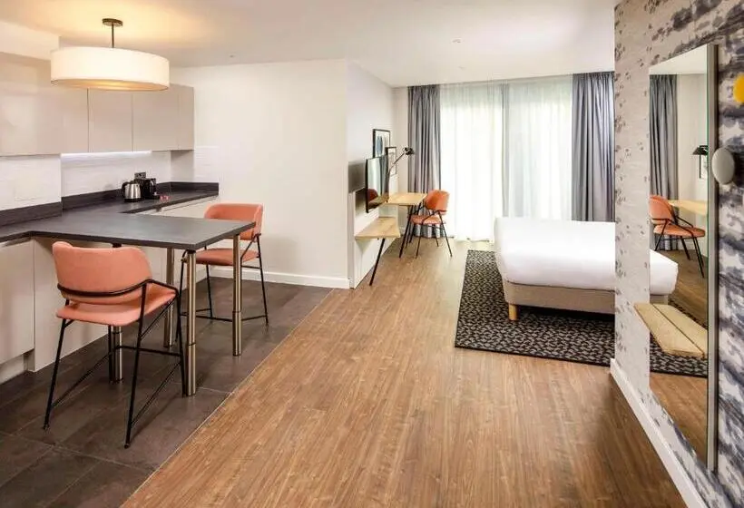 スタンダードスタジオ, Aparthotel Adagio London Sutton Point