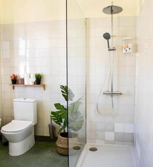 غرفة قياسية, Batalhoz House