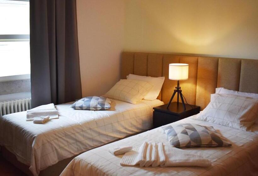 غرفة قياسية, Batalhoz House